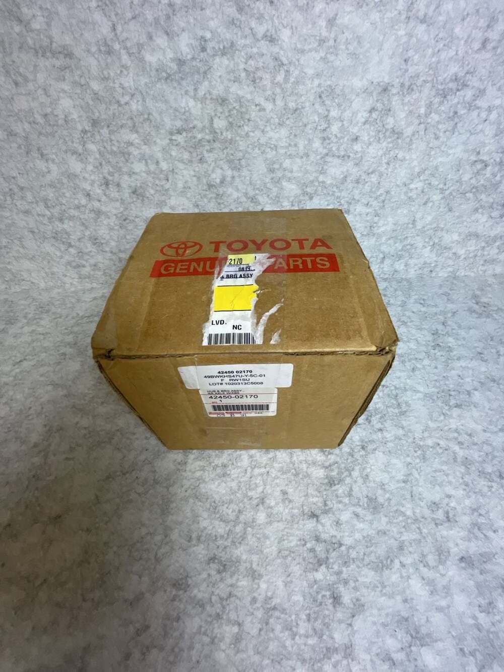 NEW Toyota Genuine 42450-02170 Rear Wheel Hub & Bearing Assembly with ABS